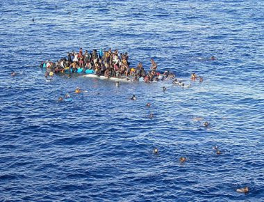 Τουλάχιστον 126 μετανάστες αγνοούνται ανοιχτά της Λιβύης